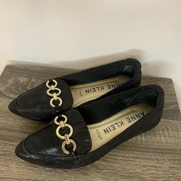 Anne Klein iFlex pointed toe loafers Osanna style in black with decorative chain - Picture 1 of 7